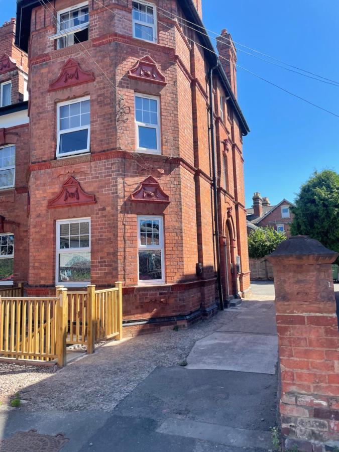 Quaint Central Basement Apartment Hereford Exteriér fotografie